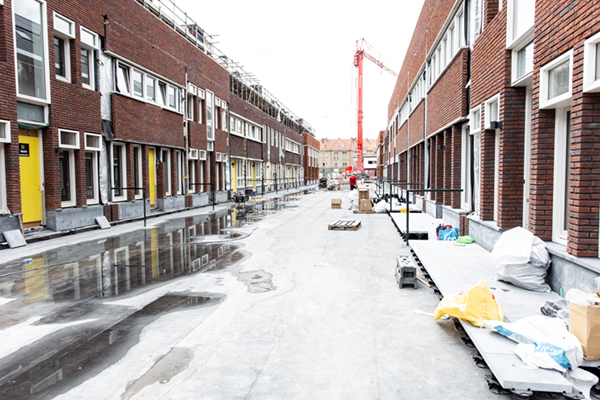 Ecodak met gebruikersdak en waterretentie op parkeergarage appartementencomplex Amsterdam